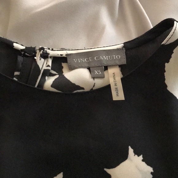 Vince Camuto Blouse Size XS - Picture 4 of 6